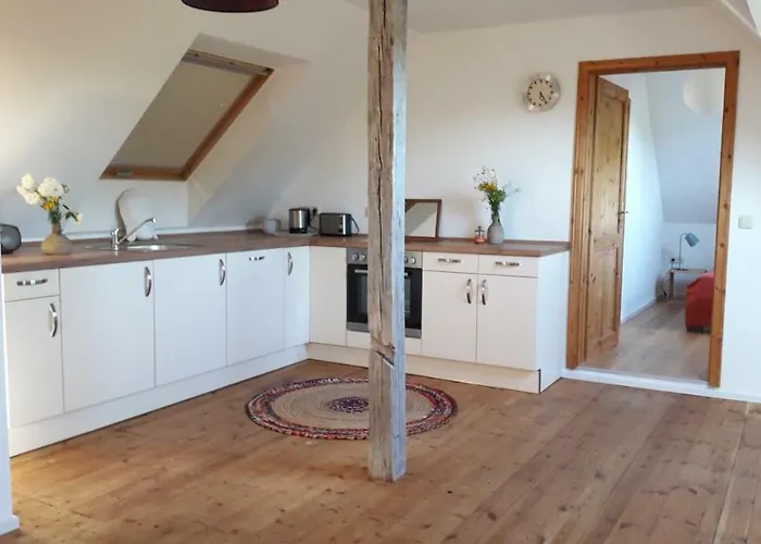 Zentrumsnahe Dachwohnung In Gruener Oase