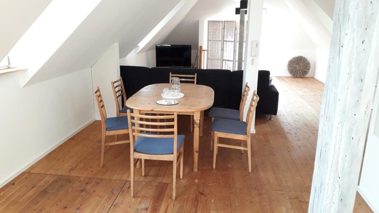 Apartment Zentrumsnahe Dachwohnung In Gruener Oase Lauf an der Pegnitz
