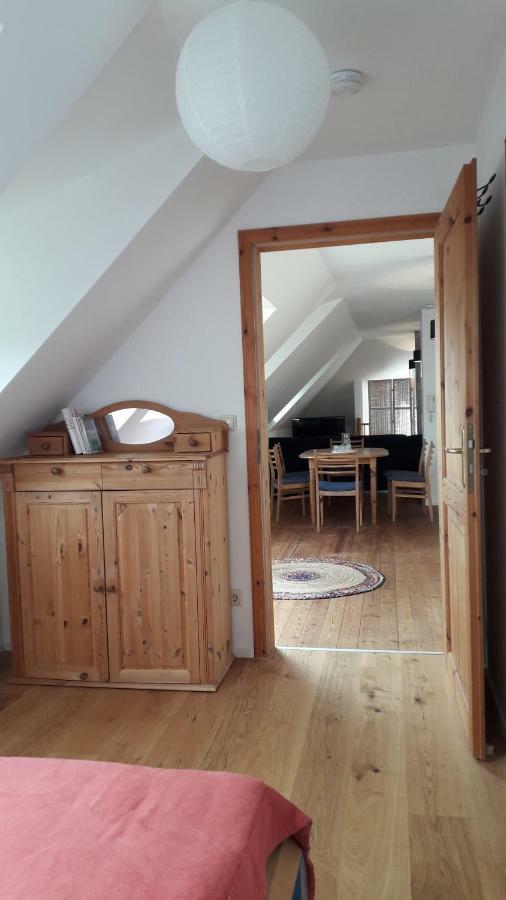 Zentrumsnahe Dachwohnung In Gruener Oase *