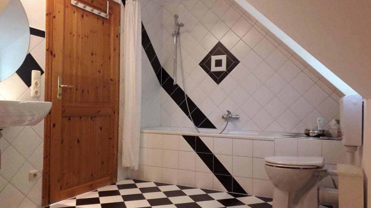 Zentrumsnahe Dachwohnung In Gruener Oase * Lauf an der Pegnitz